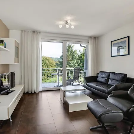 Traubenlese Mit Parkplatz Und Balkon Bad Bellingen