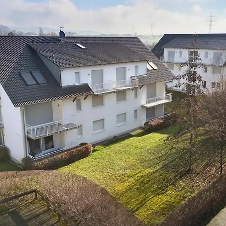 Traubenlese Mit Parkplatz Und Balkon * Bad Bellingen