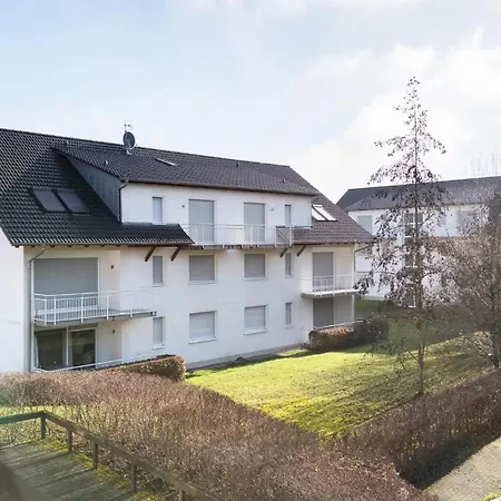 Traubenlese Mit Parkplatz Und Balkon * Bad Bellingen